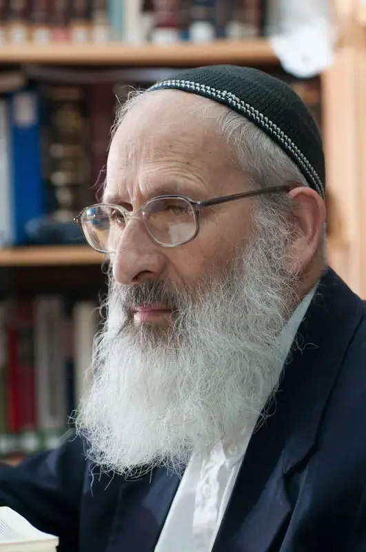הרב אבינר: התקשורת מעדיפה אשכנזים ע"פ ספרדים