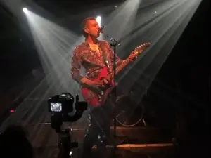 אירוע חתונה בבארבי, דודו טסה מופיע. שגיא בן נון, צילום מסך