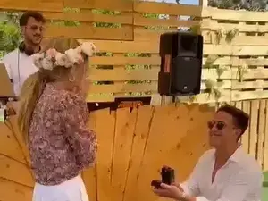 דנית גרינברג זכתה להצעת הנישואים. יחסי ציבור, 