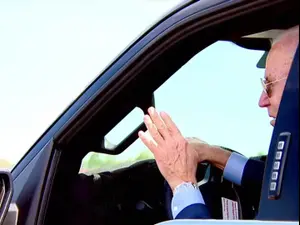 בווידאו: ביידן מתבקש לענות על שאלה בנושא ישראל במבחן נהיגה. ללא, רויטרס