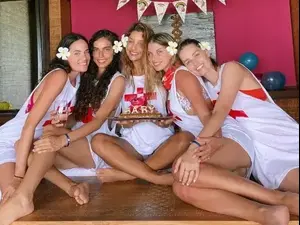 שלומית מלכה, ליקי רוזנברג, דר זוזובסקי, שביט ויזל ולירן כוהנר במלדיביים. תמונות גולשים