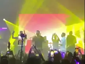 סטטיק מופיע עם ליאור נרקיס בחתונתו. עופר מנחם תקשורת ויחסי ציבור, 