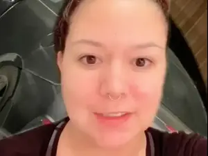 תפסה את בעלה בוגד - בגלל סרטון טיקטוק. TikTok / @anabanana5820, צילום מסך