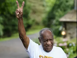 ביל קוסבי אחרי שחרורו מהכלא. AP