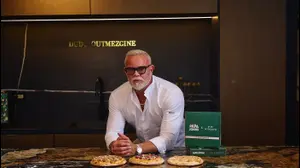 סדרת קינוחים של רשת הפיצה פאפא ג'ונס והקונדיטור דודו אוטמזגין