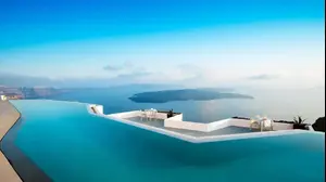 הבריכה במלון גרייס, סנטוריני. Agoda, 