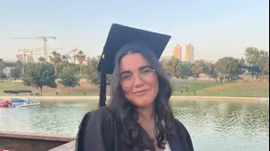 רב״ט נועה מרציאנו, בת 19, ממודיעין, בקרית איסוף יבשתי בגדוד 414, חיל הגנת הגבולות, חללת צה״ל חטופה בידי ארגון טרור.