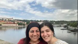 שתי אזרחיות ישראליות שנותק הקשר עימן בוינה מיום שישי ה 7/8/26, אם ובתה ,מלי וליאל יהלומי.