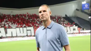 קני מילר מאמן מכבי תל אביב בדרבי התל אביבי