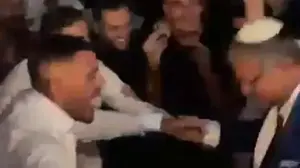 שחקן מכבי חיפה איתן אזולאי חוגג בחתונתו עם השר איתמר בן גביר