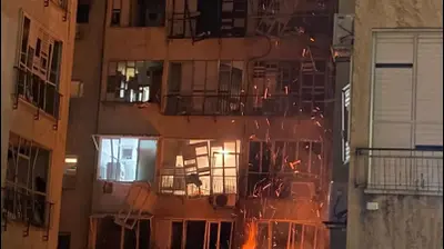 רקטה נפלה בעיר פתח תקווה, 13 במאי 2021. ., ראובן קסטרו