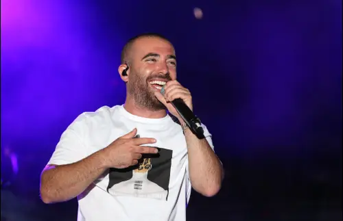 מול אלפים בקהל: עומר אדם לא ציפה שזה מה שיקרה לו בהופעה