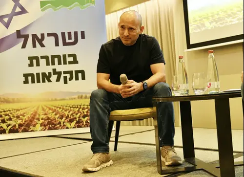 המבחן של בנט: עבודת השטח תנצח את ניסיון העבר?