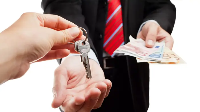השכרת רכב השכרת דירה מפתחות. ShutterStock השכרת רכב השכרת דירה מפתחות. ShutterStock