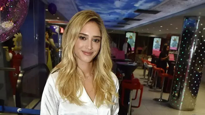 דנית גרינברג. אביב חופי דנית גרינברג. אביב חופי