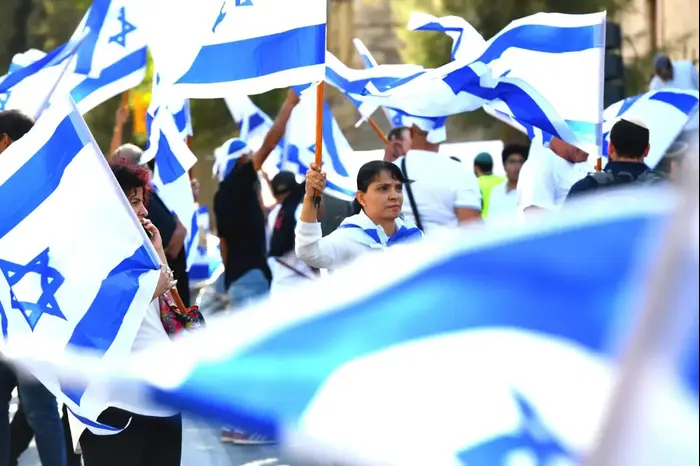 "Шествие с флагами" в Иерусалиме. Реувен Кастро, מערכת וואלה!