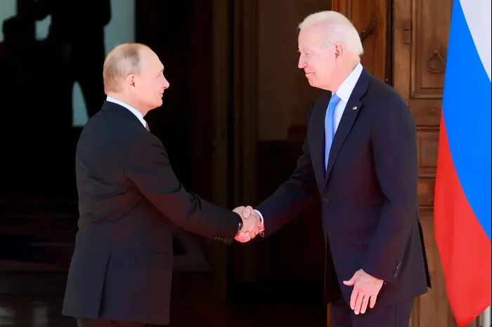 Джо Байден и Владимир Путин. Женева, 2021 год. רויטרס Джо Байден и Владимир Путин. Женева, 2021 год. רויטרס