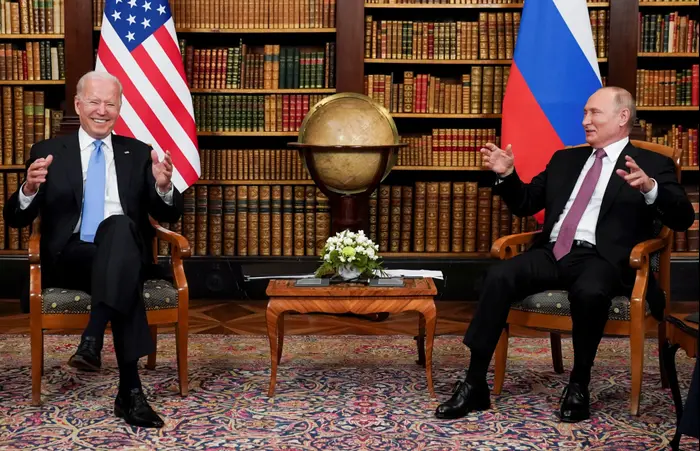 Джо Байден и Владимир Путин. Женева, 2021 год. רויטרס Джо Байден и Владимир Путин. Женева, 2021 год. רויטרס