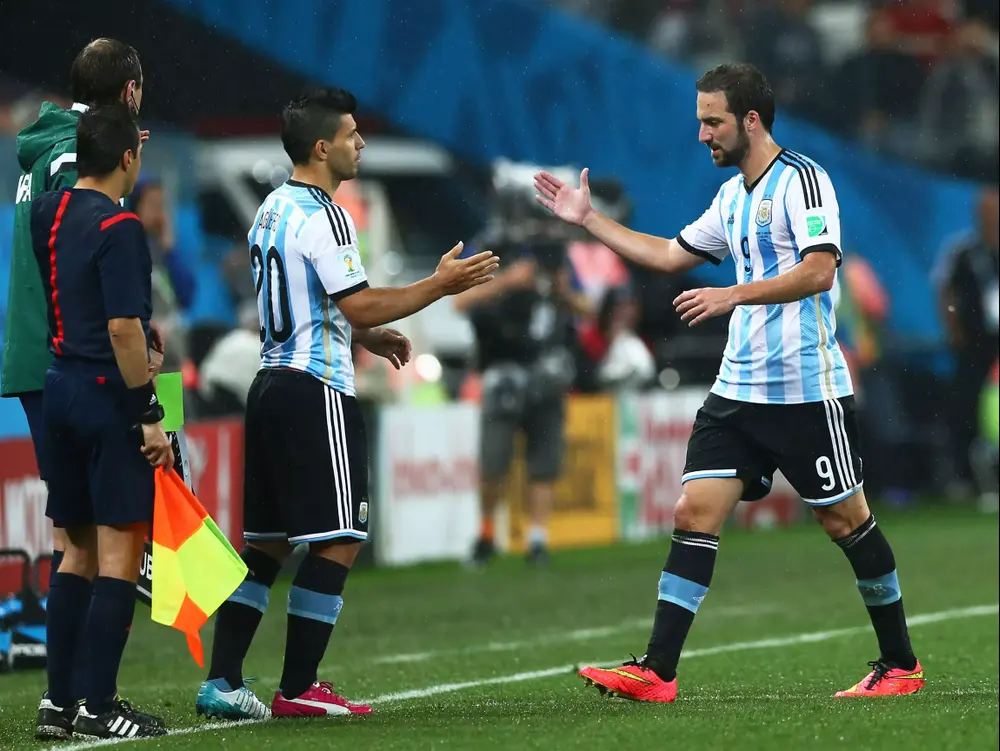 שחקן נבחרת ארגנטינה סרחיו אגוארו מחליף את גונסאלו היגואין