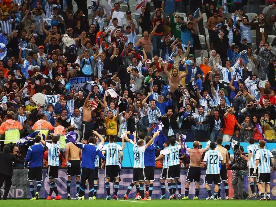 שחקני נבחרת ארגנטינה חוגגים