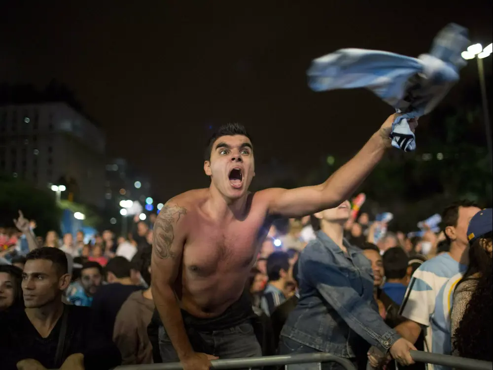 אוהדי נבחרת ארגנטינה חוגגים עלייה לגמר