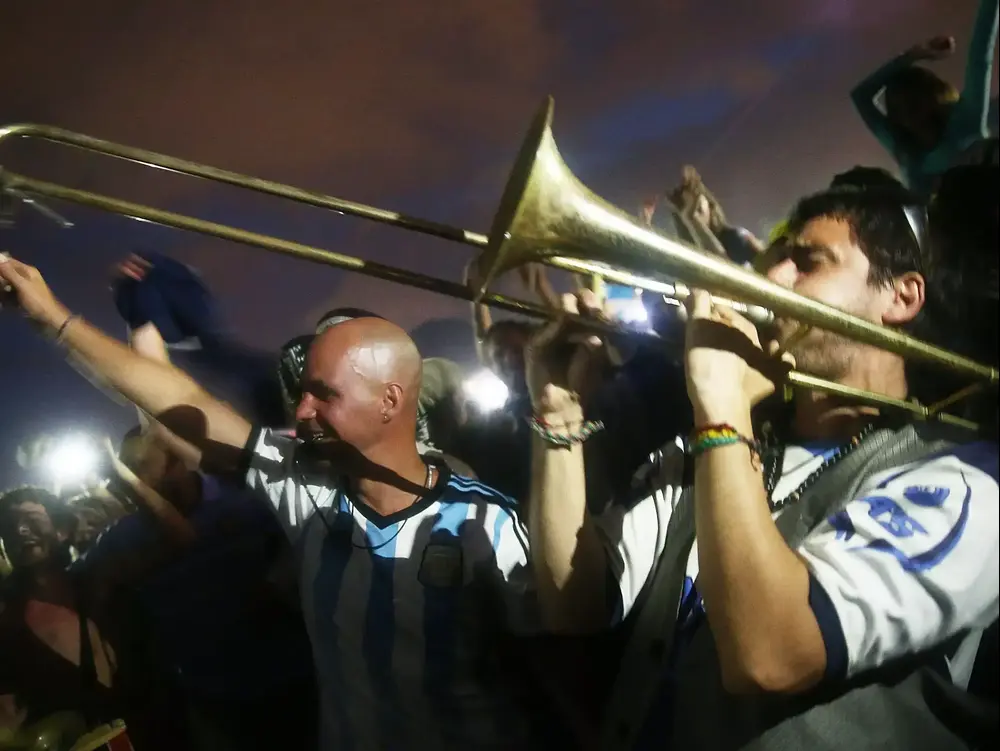 אוהדי נבחרת ארגנטינה חוגגים עלייה לגמר המונדיאל