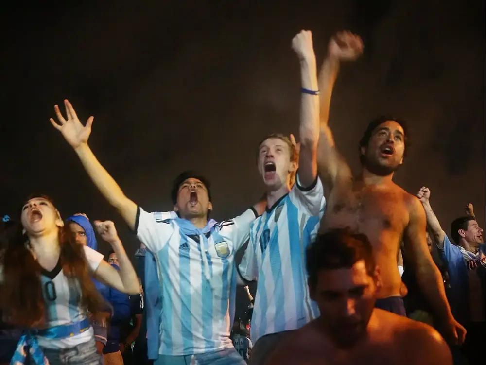 אוהדי נבחרת ארגנטינה חוגגים עלייה לגמר המונדיאל