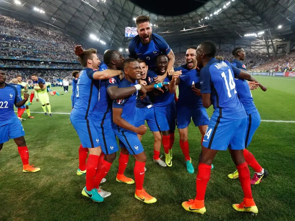 שחקני נבחרת צרפת חוגגים