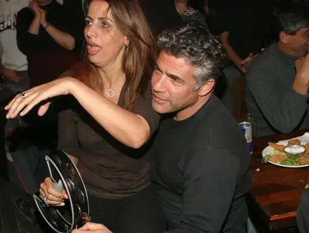 יאיר לפיד מנשנש - וואלה! סלבס
