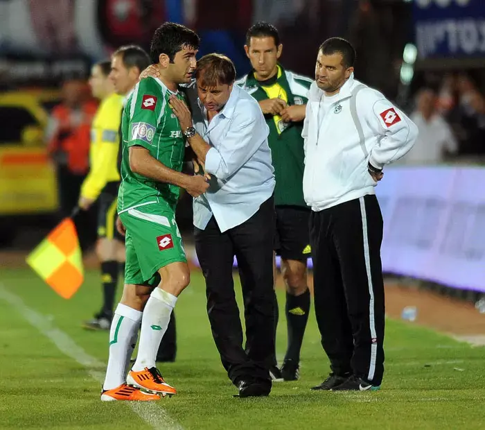 מאמן מכבי חיפה אלישע לוי עם שחקן הקבוצה, ולדימיר דבאלישווילי