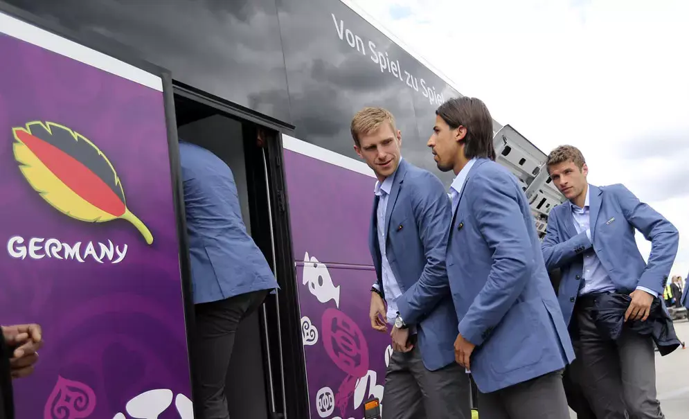 תומאס מולר, סמי חדירה, פר מרטסאקר שחקני נבחרת גרמניה מגיעים לגדנסק, פולין לקראת יורו 2012
