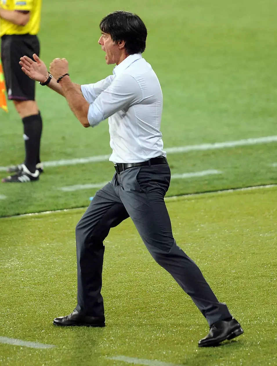 מאמן נבחרת גרמניה, יואכים לב, בדרך לניצחון על הולנד