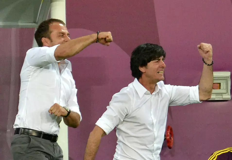 מאמן נבחרת גרמניה יואכים לב חוגג שער