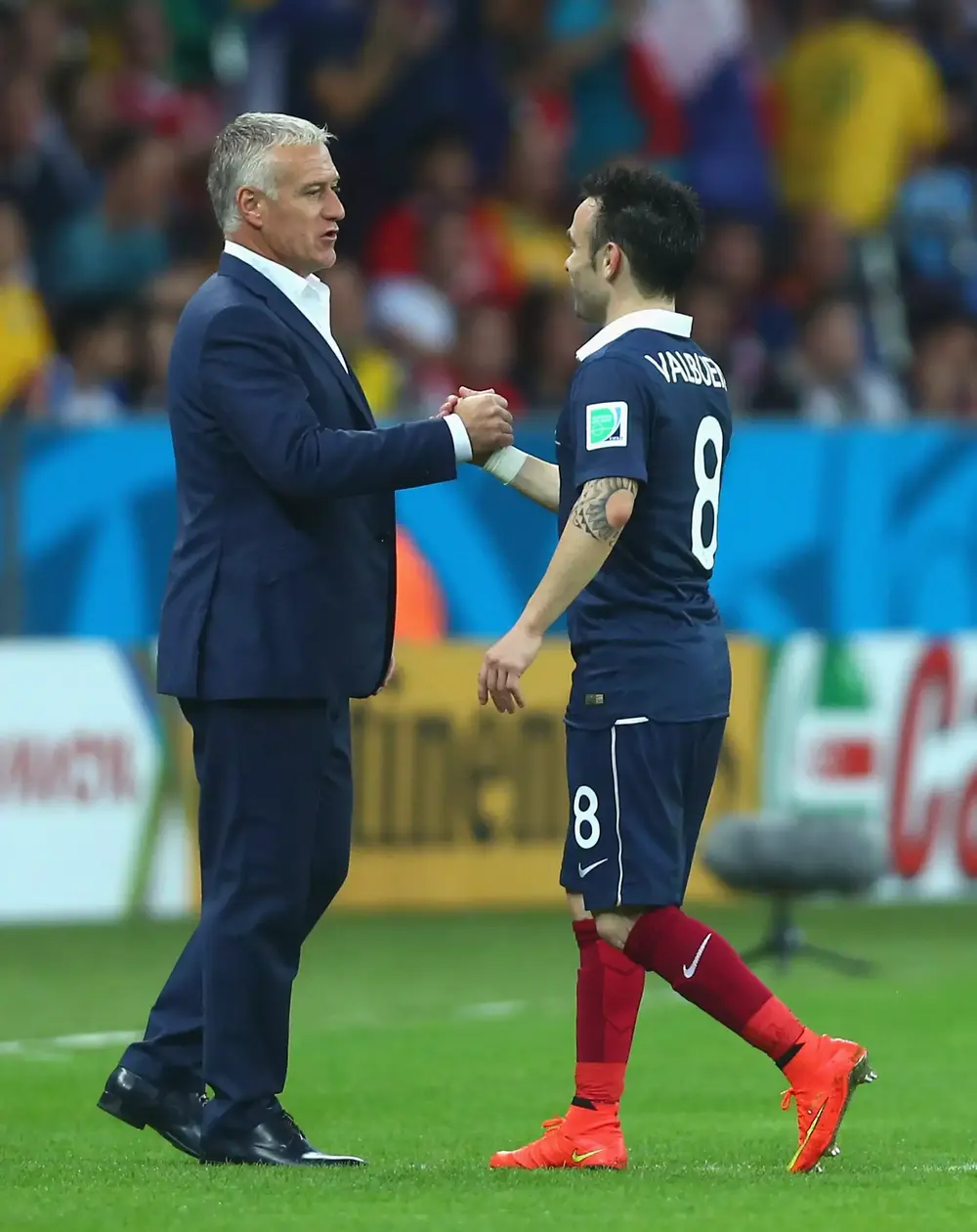 מאמן נבחרת צרפת דידייה דשאן עם שחקן הנבחרת מתיו ולבואנה