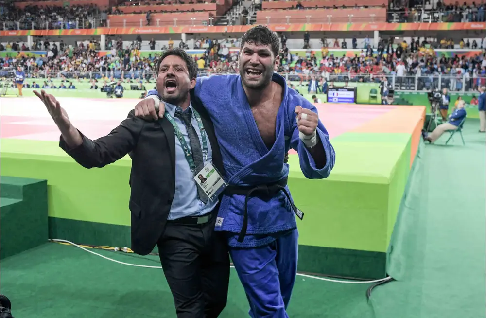 הג'ודוקא הישראלי אורי ששון עם אורן סמדג'ה