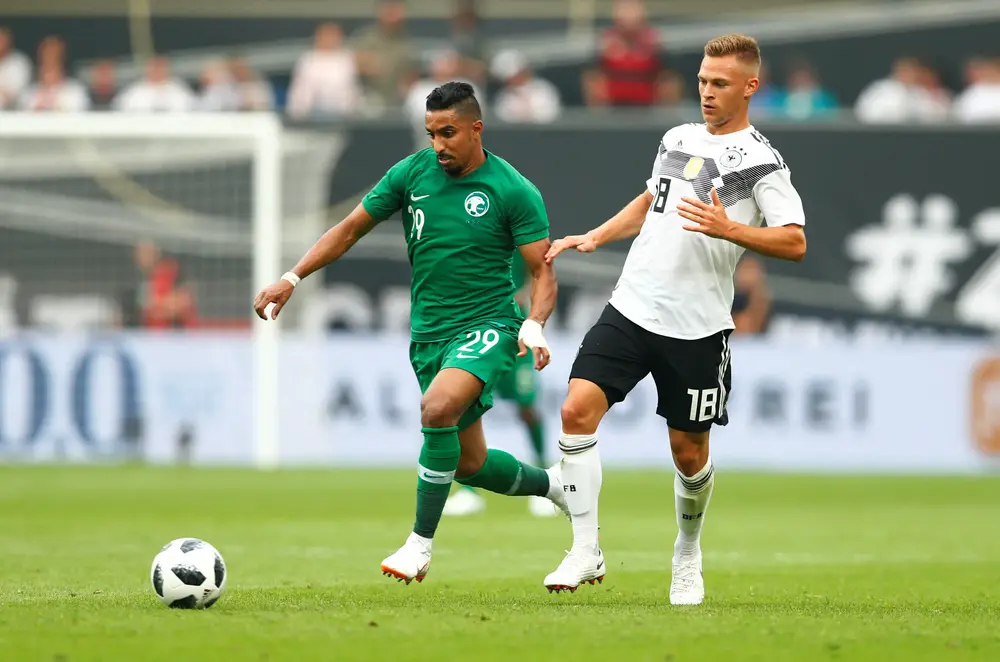 שחקן נבחרת גרמניה יוזואה קימיש, שחקן נבחרת ערב הסעודית סאלם אל-דווסארי