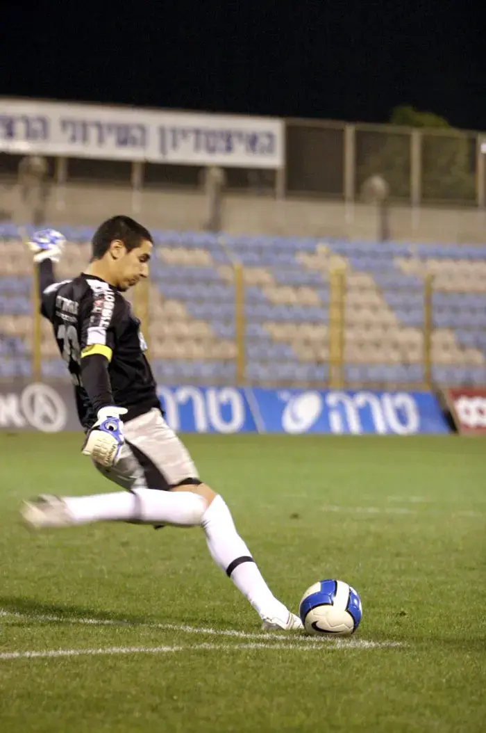 שוער מכבי הרצליה איתמר ניצן