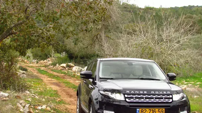 ריינג רובר איווק החדש משלב פאר עם ביצועים ומעט שטח וואלה רכב