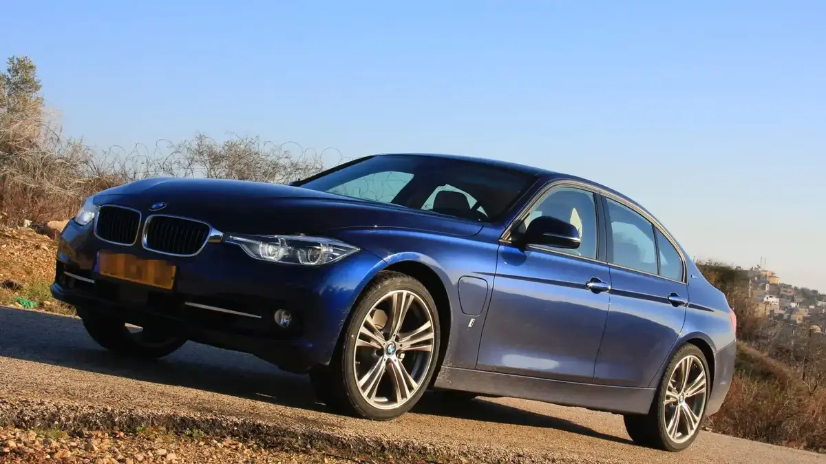 Yad2 Bmw 330i - Insidefau