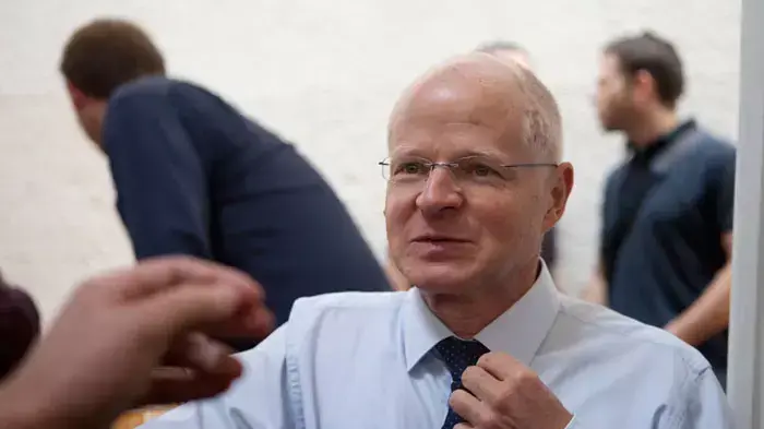 גלעד שליט חוזר הביתה | בג"ץ ידון בעתירות נגד שחרור האסירים ...