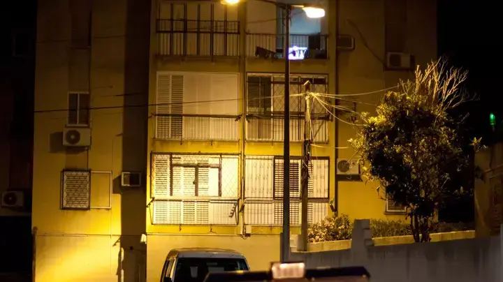 חשד: גבר נדקר בשנתו בדירה בקריות, על רקע רומנטי - וואלה! חדשות