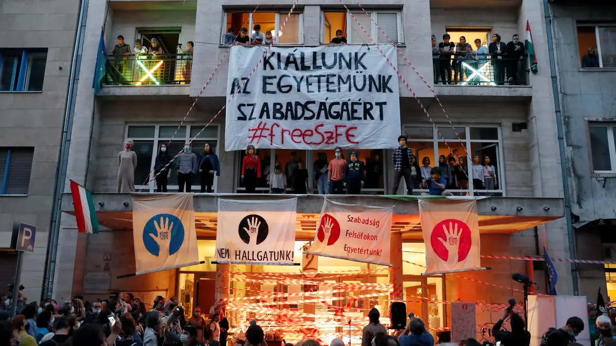 ממשלת הונגריה משתלטת גם על הקולנוע והתיאטרון - וואלה! חדשות