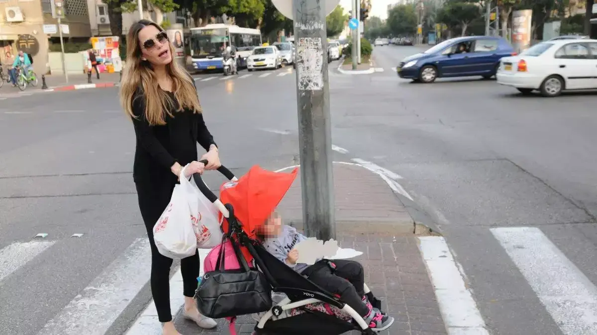 רותם סלע בהריון / רותם סלע בהריון - וואלה! סלבס : הדוגמנית רותם סלע ובעלה יזם הנדלן אריאל רוטר, בנם של בעלי חברת קסטרו אתי וגבי רוטר, רכשו דירה במגדל הגימנסיה בתל אביב בתמורה לכ־15 מיליון שקל, כך נודע לכלכליסט.
