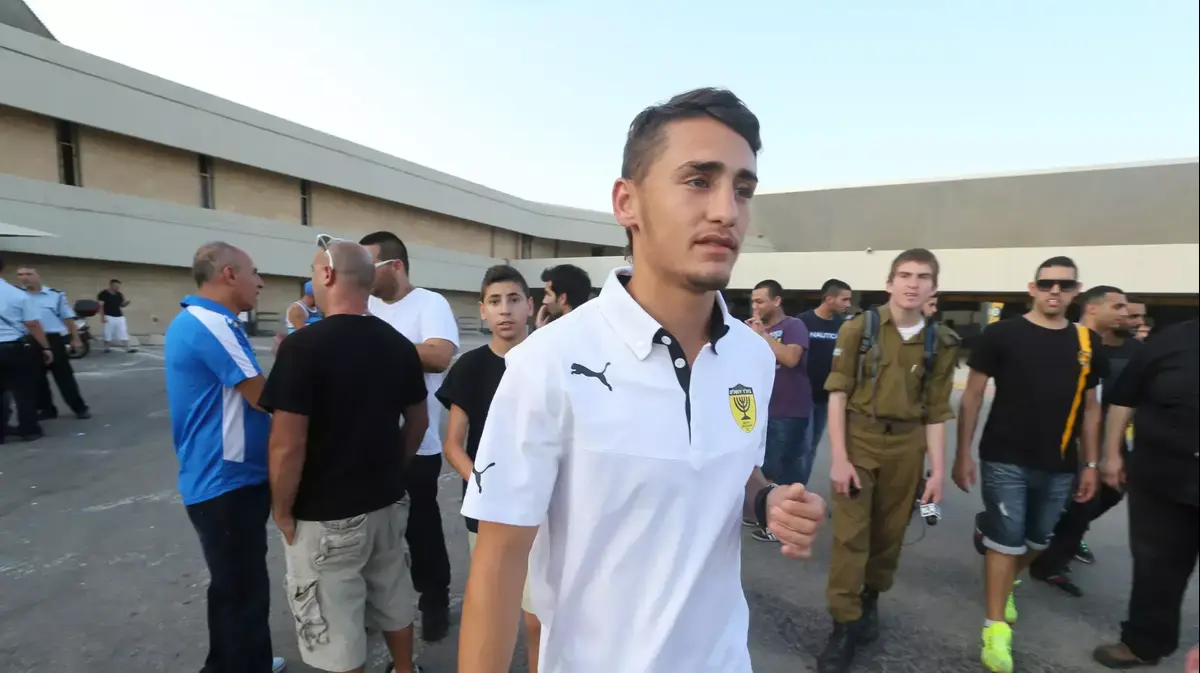 ×¢×•×ž×¨ ××¦×™×œ×™ ×•××©×ª×• ×ª×ž×•× ×•×ª