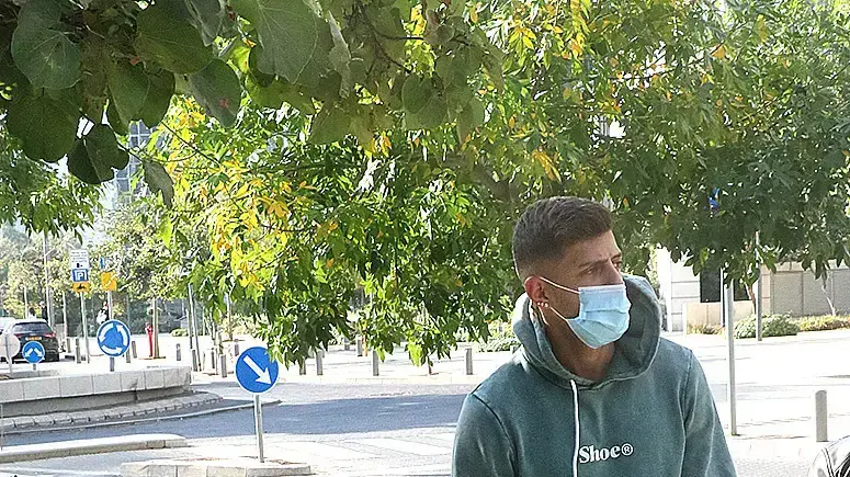 בן אל תבורי מוציא את החבר הכי טוב שלו לסיבוב - וואלה! סלבס
