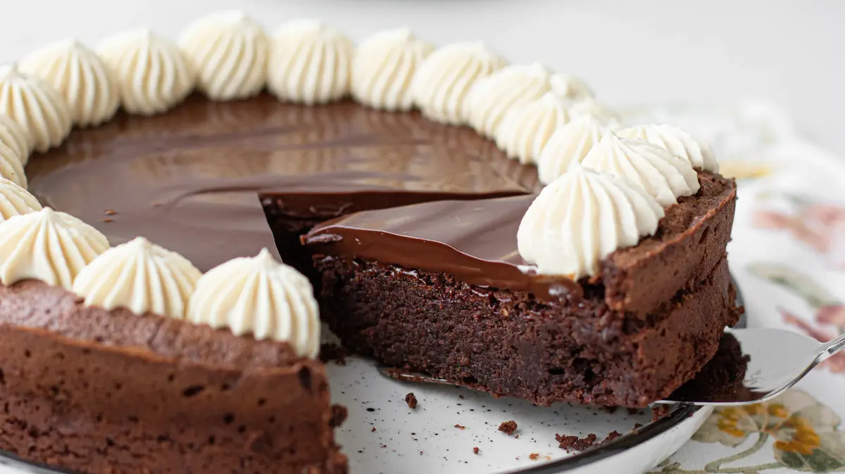 Perfect for Passover, and for every day in life chocolate cake and
