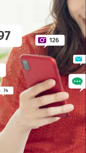 אישה מקבלת לייקים. ShutterStock