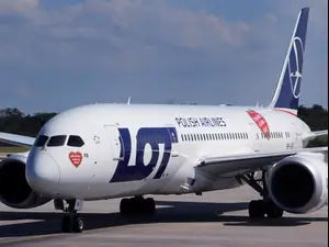 מטוס דרימליינר 787 לוט