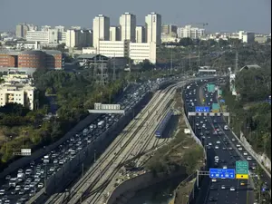 פרסום ראשון מחאת החרדים נגד עבודות בניית הגשר בתל אביב וואלה חדשות