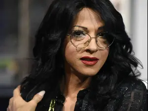 שגיא בן נון מראיין את דנה אינטרנשיונל באולפן וואלה! NEWS במלאת 20 שנה לזכיית השיר "דיווה" באירוויזיון